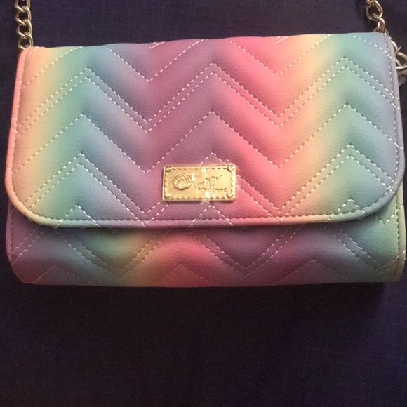 Pretty purse 👜 💜 - Picture 3 of 12